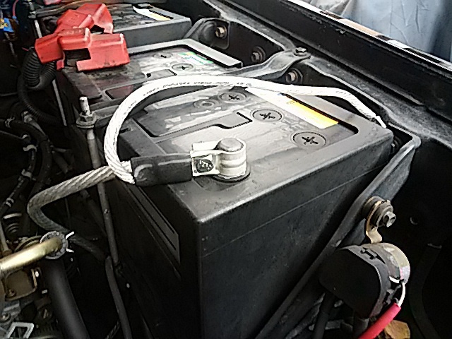 hzj73バッテリー側マイナスターミナルケーブル取り付け